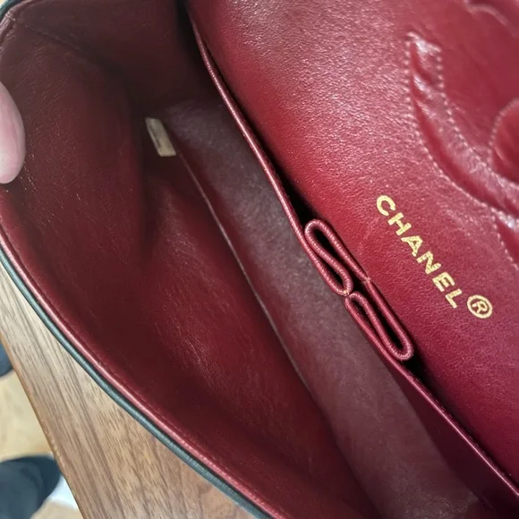 Chanel medium classic flap in lambskin - Picture 5 of 15